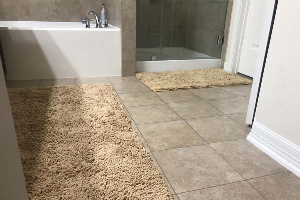 MAYSHINE Luxury Chenille Bath Mat for Bathroom
